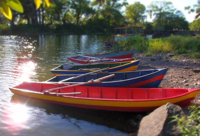 تختخواب و صبحانه Zopango Orchids Island