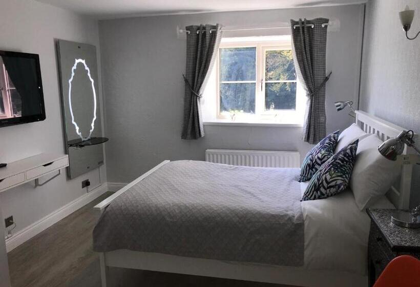 ホテル Cotswold Merrymouth Inn