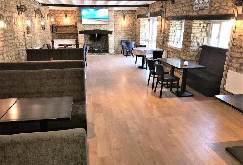 ホテル Cotswold Merrymouth Inn