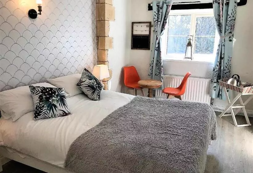 ホテル Cotswold Merrymouth Inn