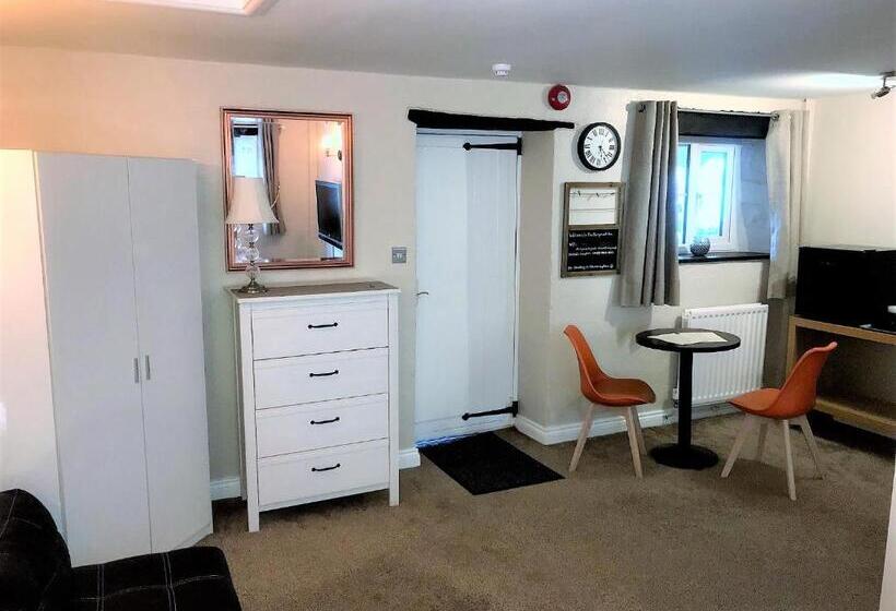 ホテル Cotswold Merrymouth Inn