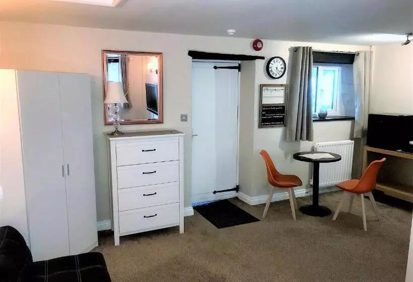 ホテル Cotswold Merrymouth Inn