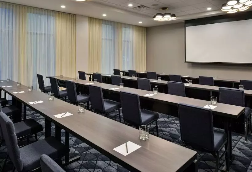 Hotelli Courtyard By Marriott Raleigh Cary Crossroads