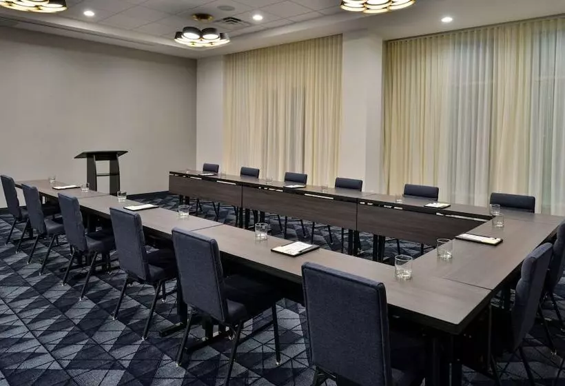 Hotelli Courtyard By Marriott Raleigh Cary Crossroads