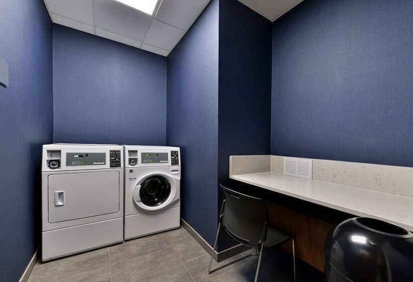 فندق Courtyard By Marriott Raleigh Cary Crossroads