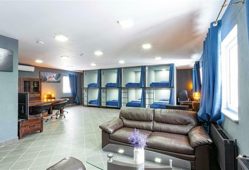 胶囊酒店 Hostel Iron Cube