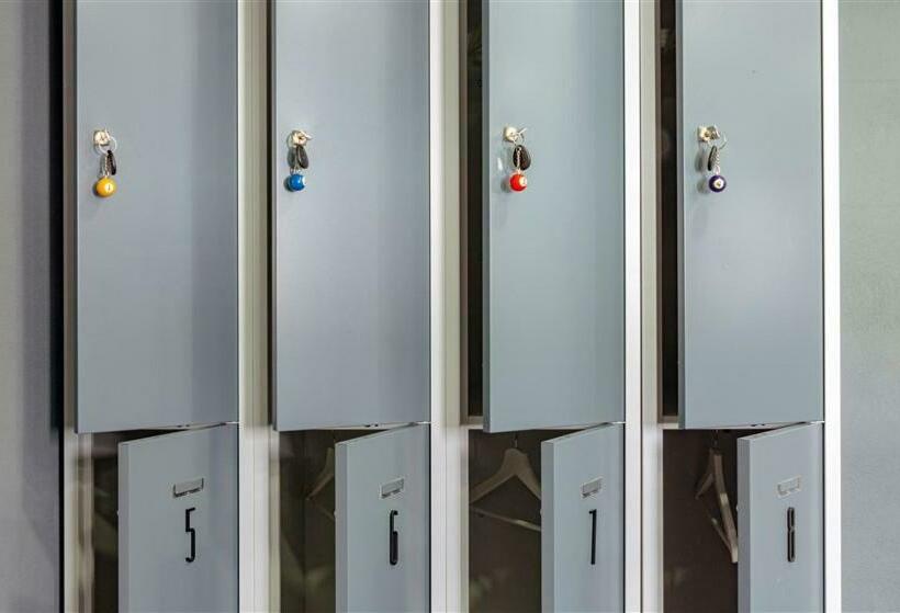 胶囊酒店 Hostel Iron Cube