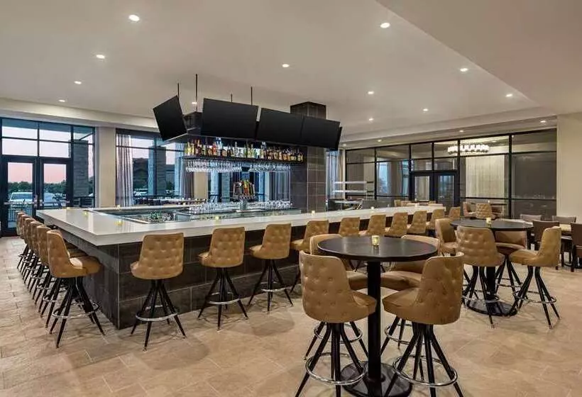 ホテル Embassy Suites By Hilton Round Rock