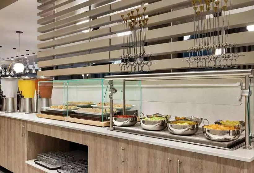 ホテル Embassy Suites By Hilton Round Rock