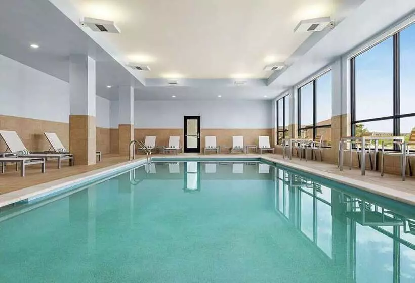 ホテル Embassy Suites By Hilton Round Rock