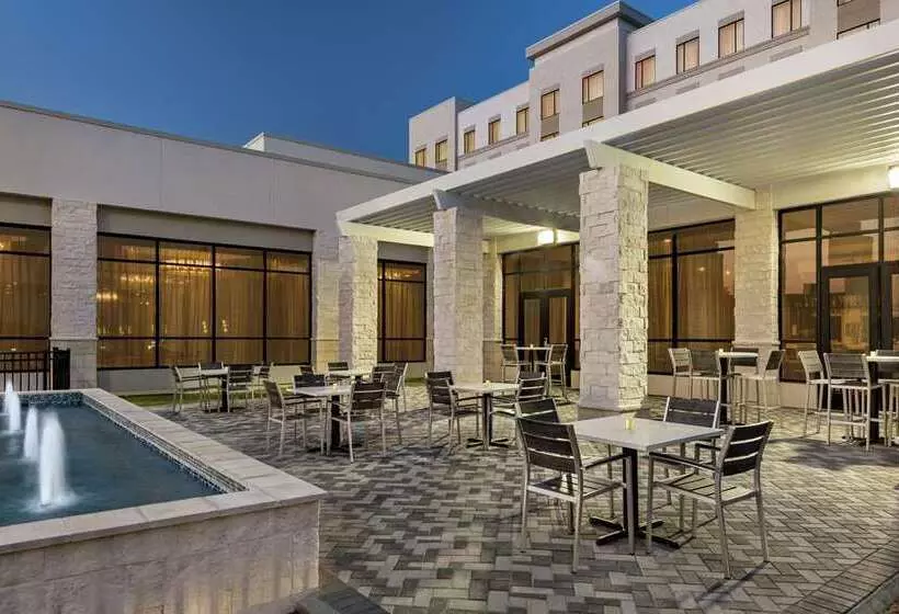 ホテル Embassy Suites By Hilton Round Rock