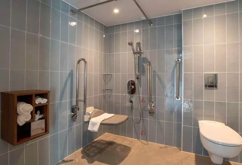 Hotelli Hampton By Hilton Canterbury