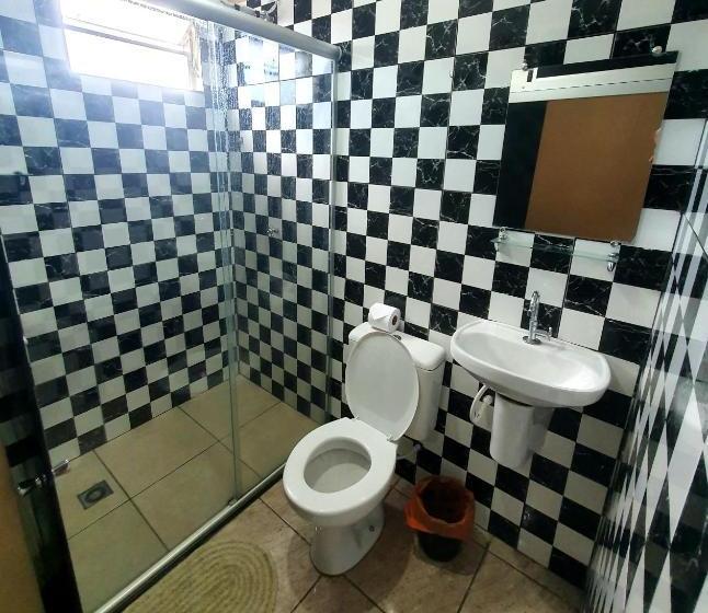 בית מלון כפרי Leblon