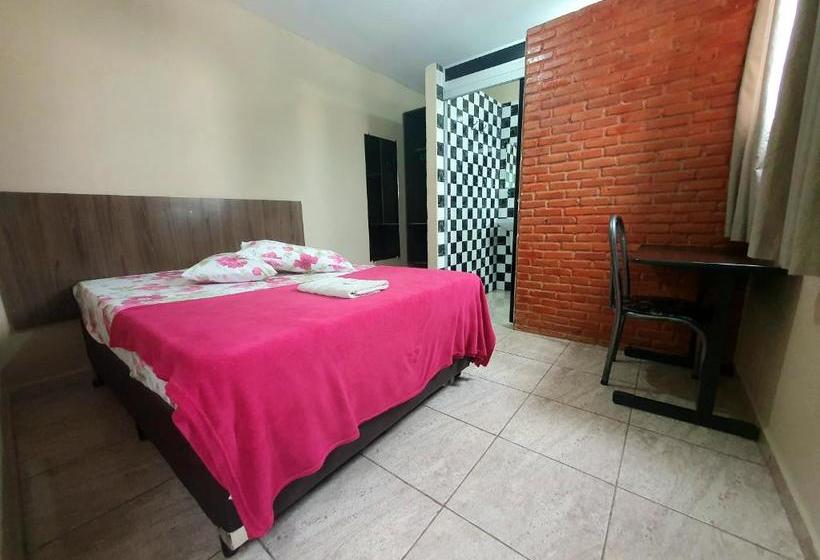 בית מלון כפרי Leblon