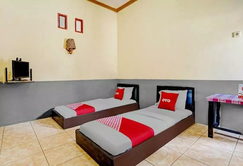 Hotelli Oyo 90405 Penginapan Sasti Kuningan