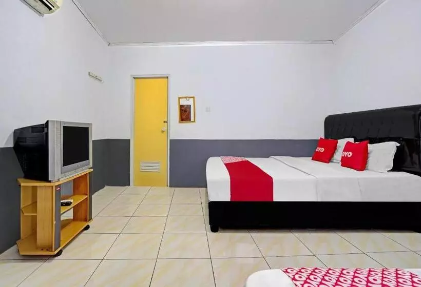 Hotelli Oyo 90405 Penginapan Sasti Kuningan