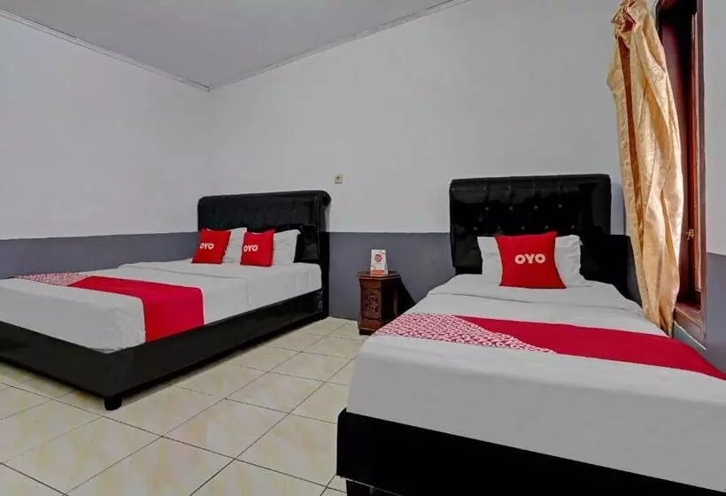 Hotelli Oyo 90405 Penginapan Sasti Kuningan