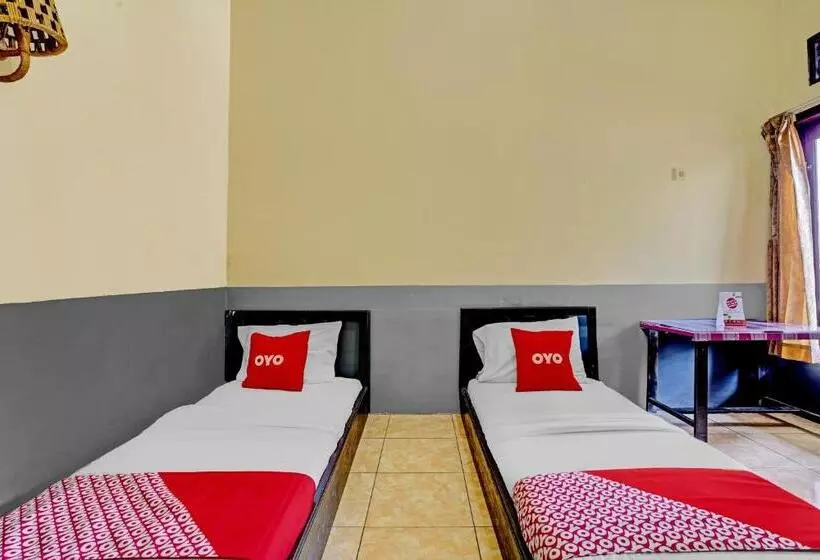 Hotelli Oyo 90405 Penginapan Sasti Kuningan