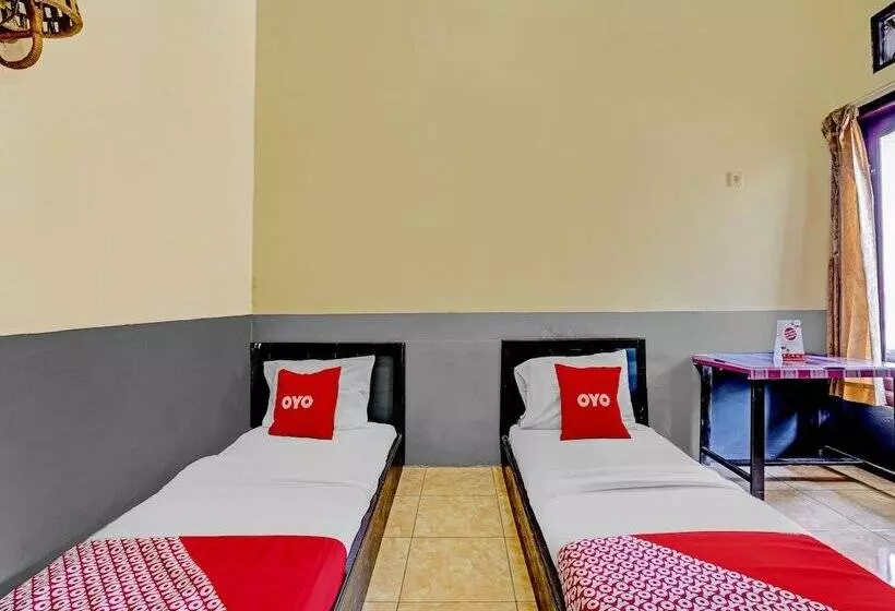 Hotelli Oyo 90405 Penginapan Sasti Kuningan