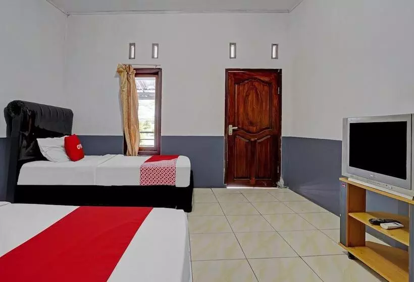 Hotelli Oyo 90405 Penginapan Sasti Kuningan