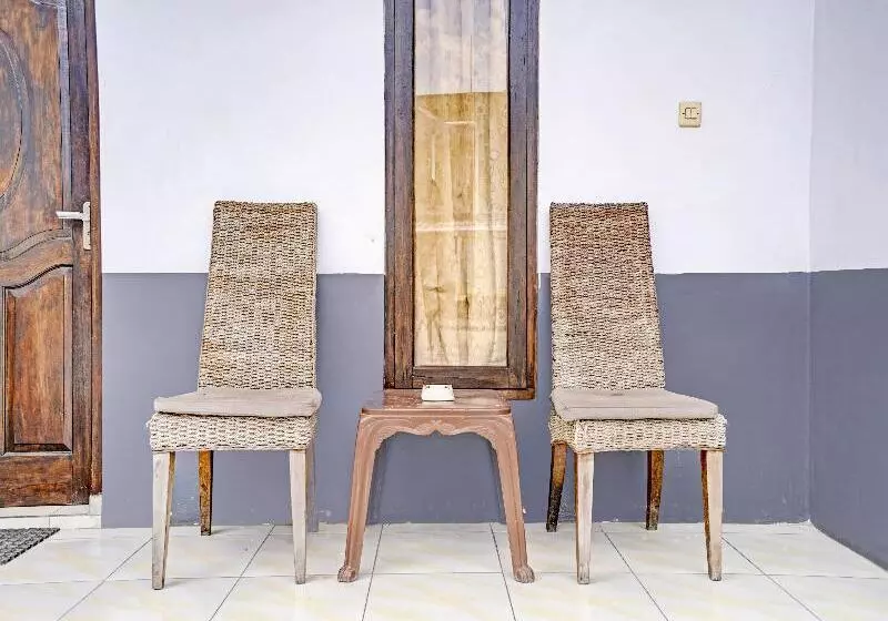 Hotelli Oyo 90405 Penginapan Sasti Kuningan