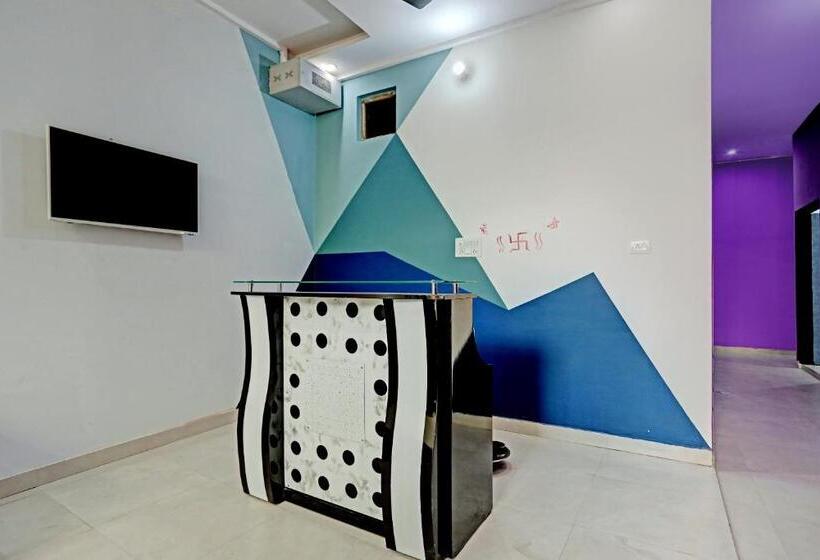 هتل Oyo Nod1223 Cross Town  & Restaurants