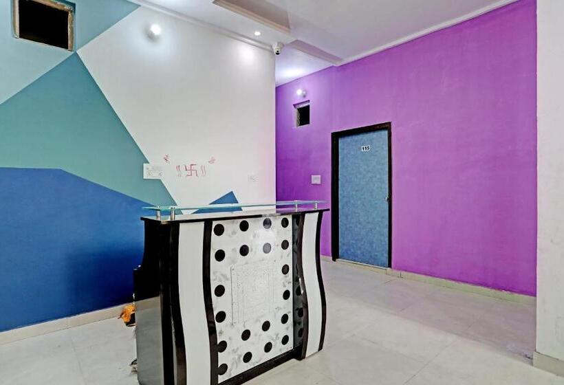 هتل Oyo Nod1223 Cross Town  & Restaurants