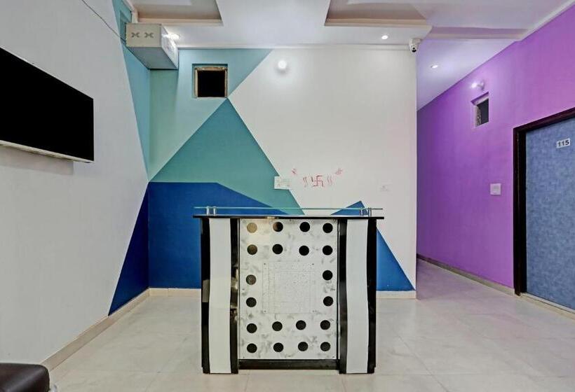 هتل Oyo Nod1223 Cross Town  & Restaurants