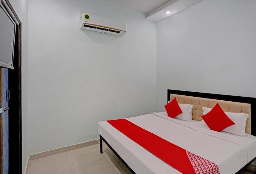 هتل Oyo Nod1223 Cross Town  & Restaurants