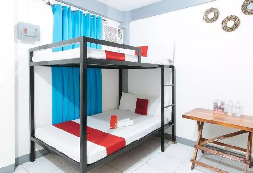 ホテル Reddoorz @ Gaea's Apartment Panglao