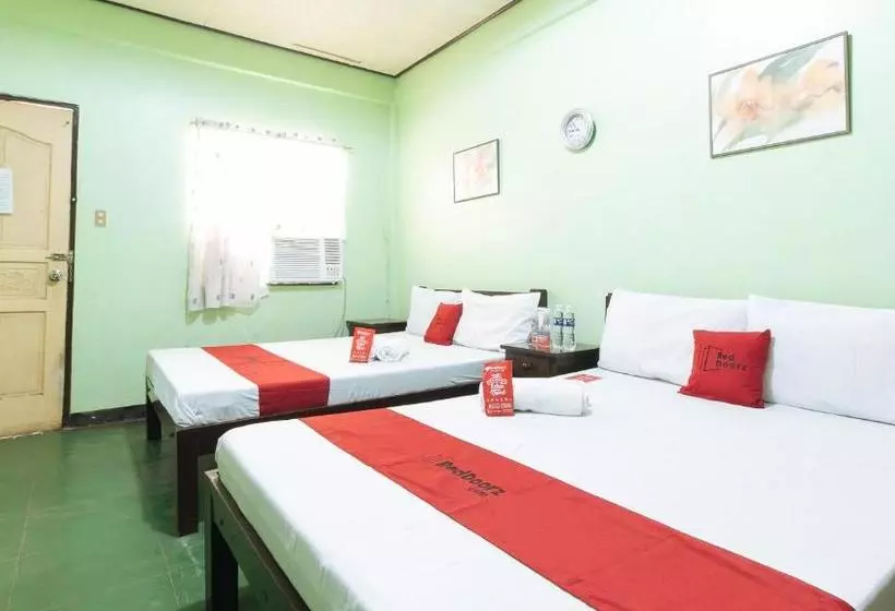 ホテル Reddoorz @ Gaea's Apartment Panglao