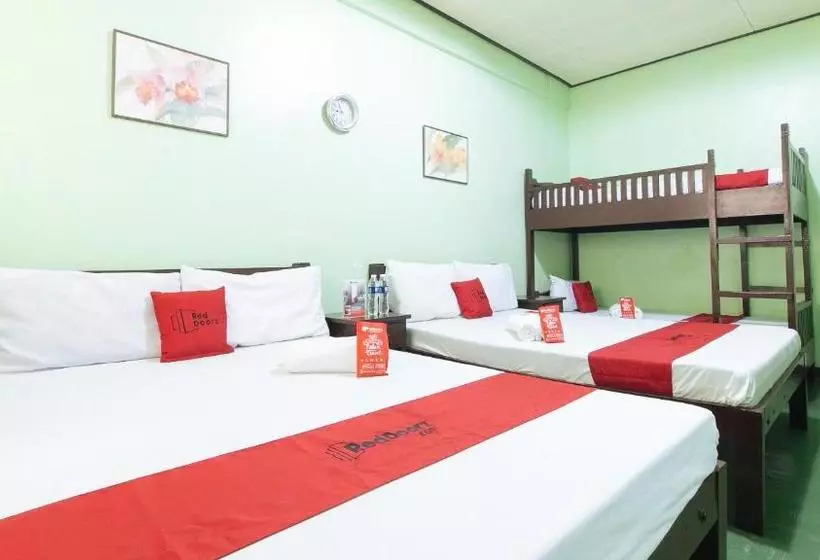 ホテル Reddoorz @ Gaea's Apartment Panglao