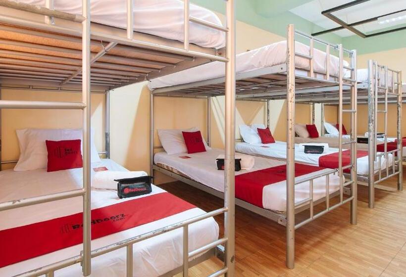 בית מלון כפרי Reddoorz @ Gaea's Apartment Panglao