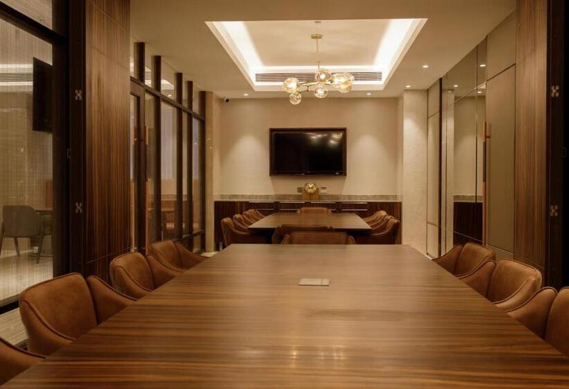 هتل Sayaji Jamnagar