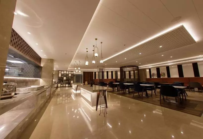 Hotel Sayaji Jamnagar