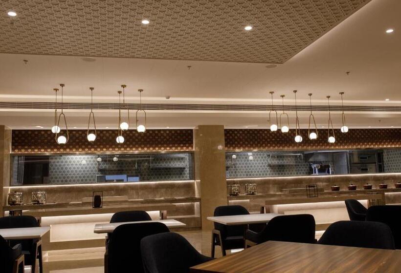 هتل Sayaji Jamnagar