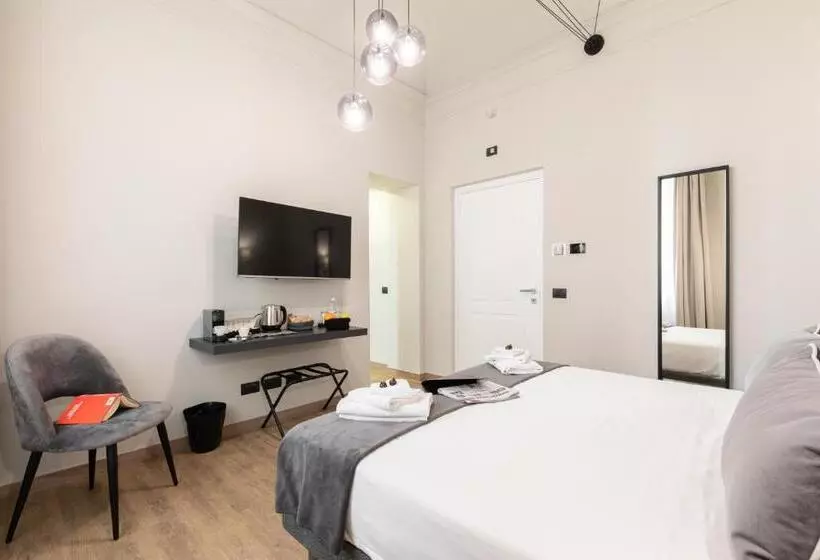 پانسیون Foresteria Di Piazza Cavour   Luxury Suites & Guest House