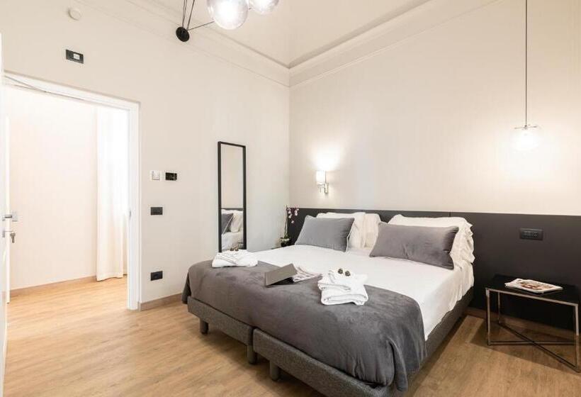 پانسیون Foresteria Di Piazza Cavour   Luxury Suites & Guest House