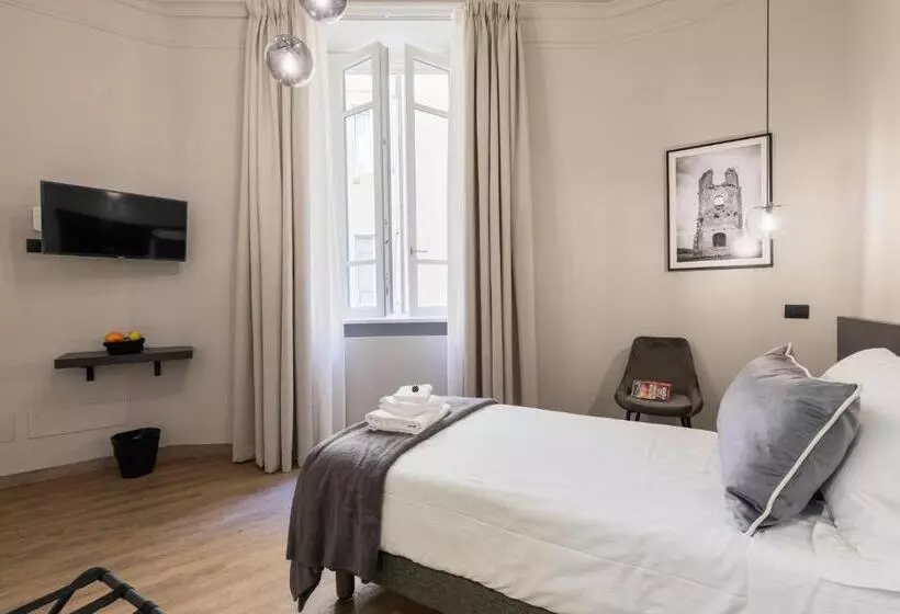 پانسیون Foresteria Di Piazza Cavour   Luxury Suites & Guest House