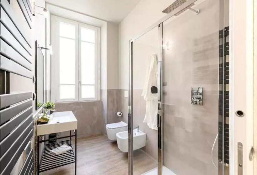 پانسیون Foresteria Di Piazza Cavour   Luxury Suites & Guest House