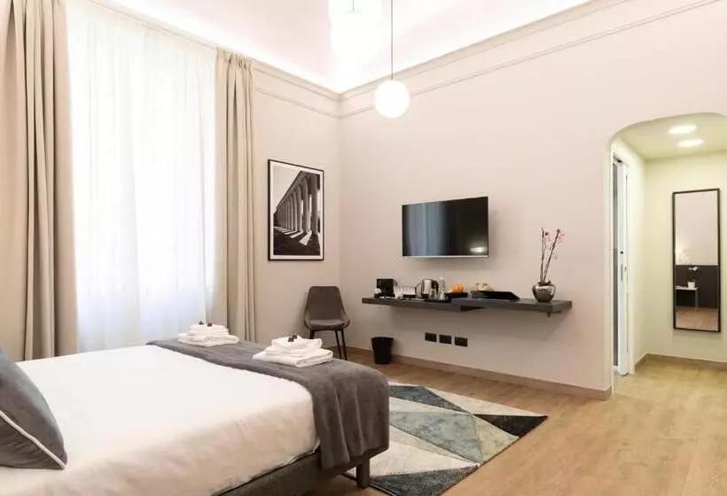 پانسیون Foresteria Di Piazza Cavour   Luxury Suites & Guest House
