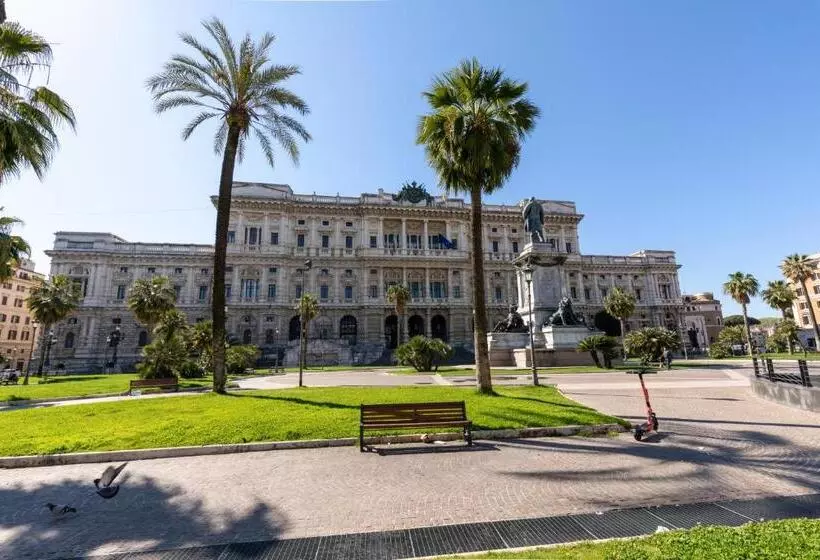 پانسیون Foresteria Di Piazza Cavour   Luxury Suites & Guest House