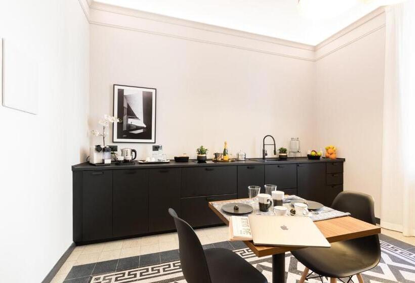 پانسیون Foresteria Di Piazza Cavour   Luxury Suites & Guest House