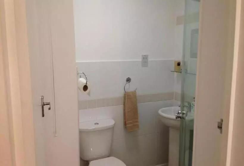 Majatalo Room In Guest Room   Comfortable Family Room With Tv, Free Fast Wifi, Sleeps 4 With 1 Bunk Bed
