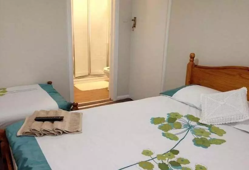 Majatalo Room In Guest Room   Comfortable Family Room With Tv, Free Fast Wifi, Sleeps 4 With 1 Bunk Bed