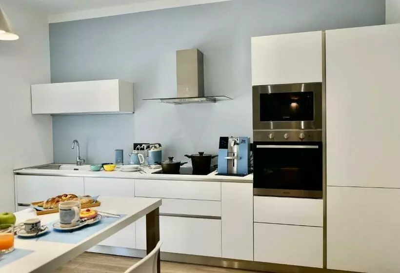 Aamiaismajoitus (B&B) 0.8 Guest House