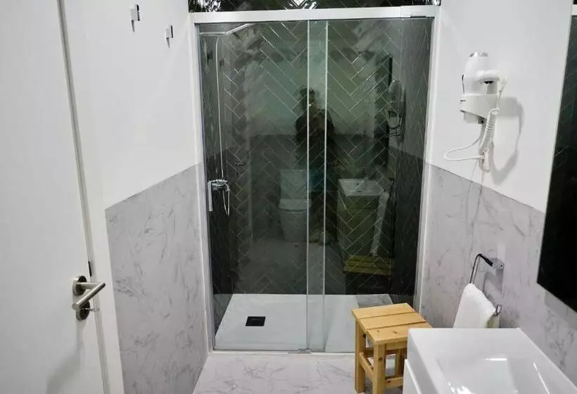 Mid Atlantic Boutique Hostel