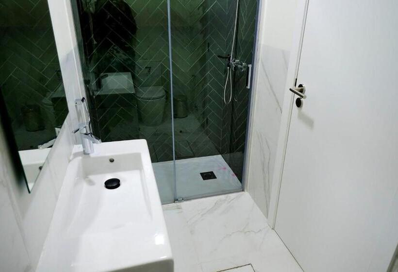 Mid Atlantic Boutique Hostel