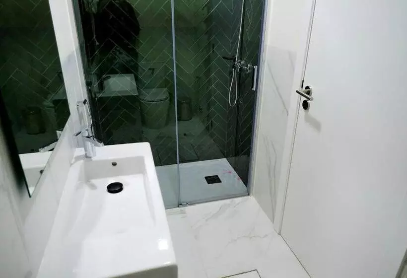 Mid Atlantic Boutique Hostel