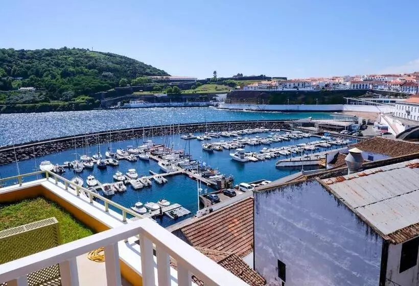 Mid Atlantic Boutique Hostel